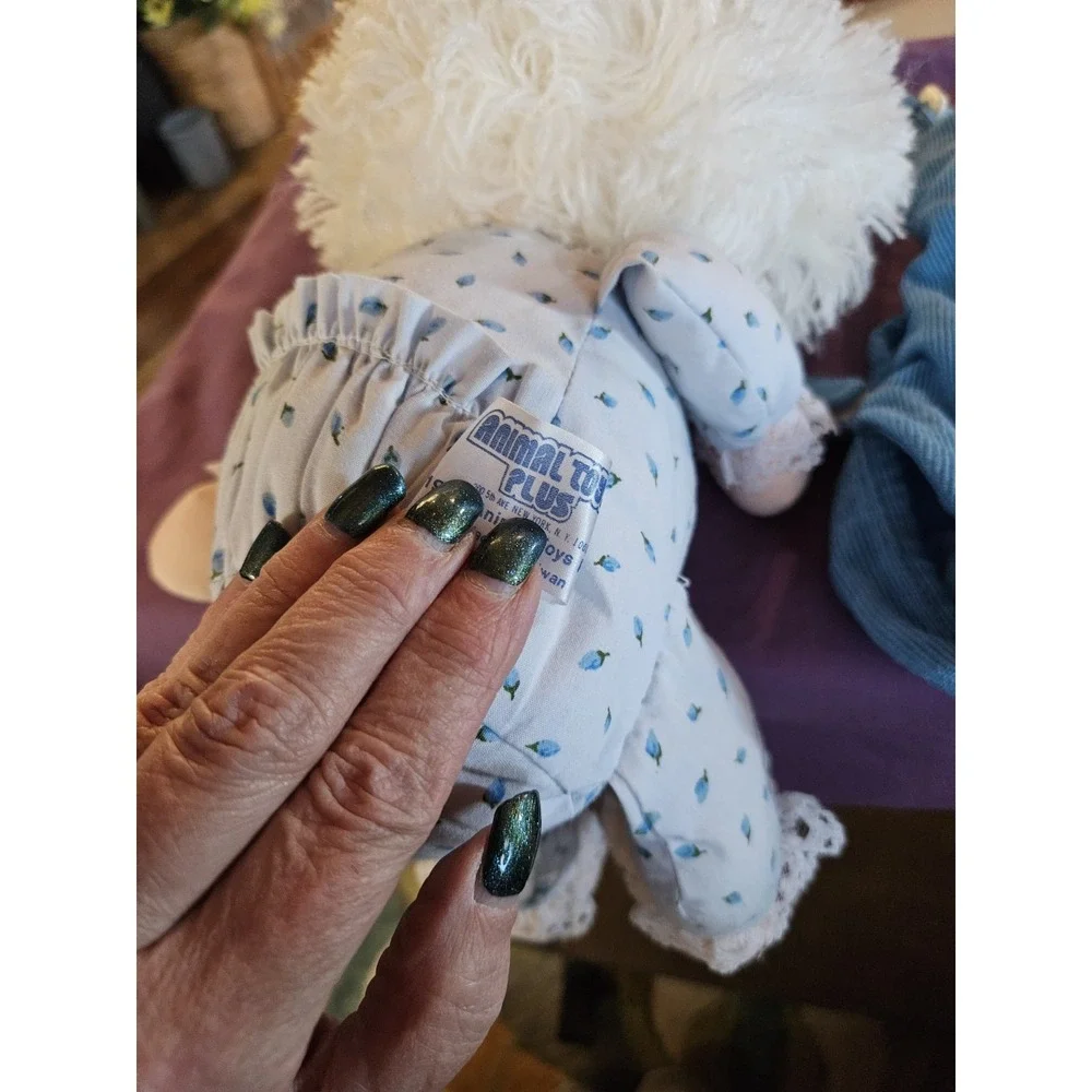 VTG 1982 Animal Toys Inc Doll White Yarn Hair Soft Play Doll W/Pretend Carrier‎